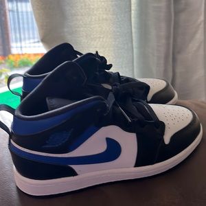 Kids Jordan 1 Mid(OPEN TO NEGOTIATE)